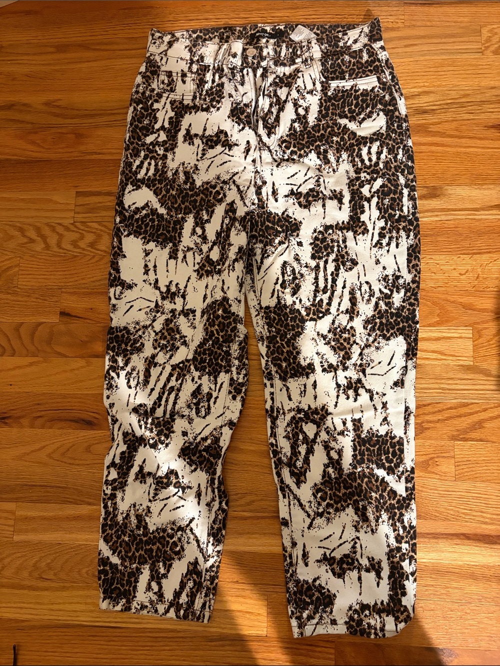 Nasty Gal White & Brown Abstract Print leopard jeans. Size L no stretch